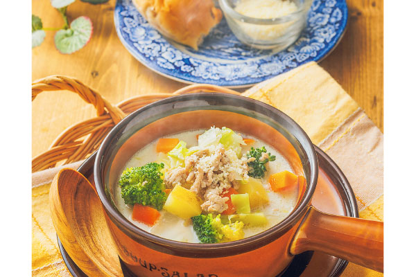 冷蔵庫一掃！ 「めぐみ野」豚とどっさり野菜の豆乳スープ