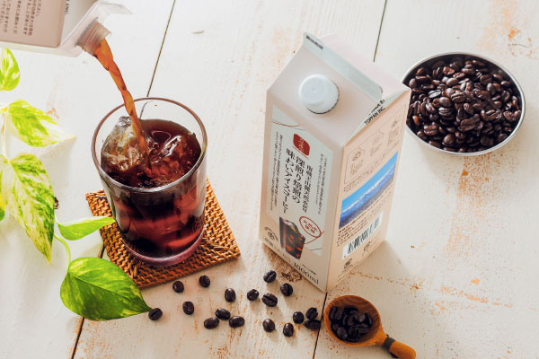 南蔵王山麓天然水使用　深煎り焙煎の味わいアイスコーヒー× 服部コーヒーフーズ株式会社