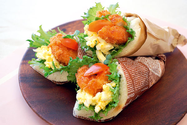 甘辛チキン南蛮カツでブーケサンド